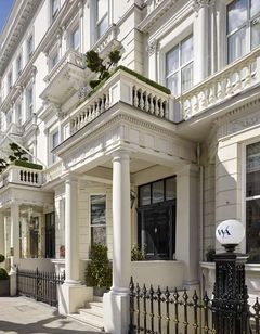 100 Queen's Gate Hotel, Curio by Hilton