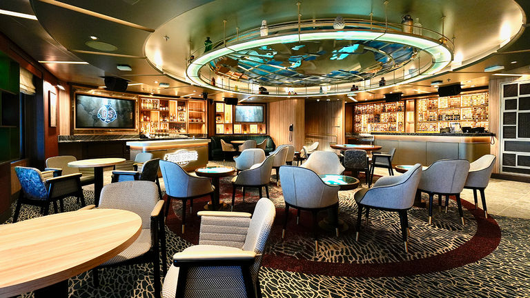 At Good Spirits at Sea, guests can partake in drink-making sessions.