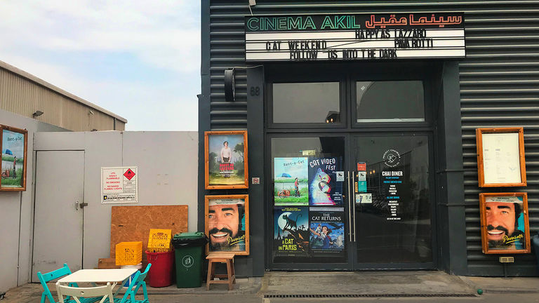 Cinema Akil shows classic and indie films.