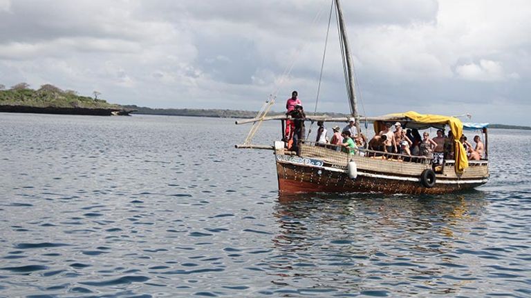 Go on a dhow excursion with Pilli Pipa for your last big Kenya adventure.  // © 2016 Megan Leader