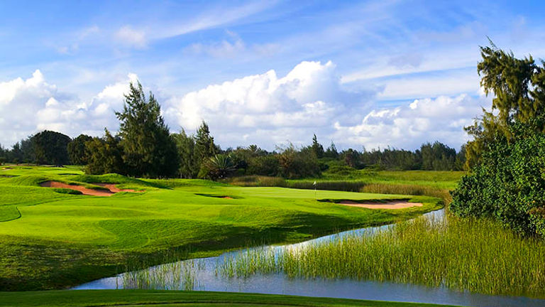 Golf enthusiasts will have no shortage of course options in Hawaii, including the Palmer Course at Turtle Bay Resort. // © 2016 Turtle Bay Resort