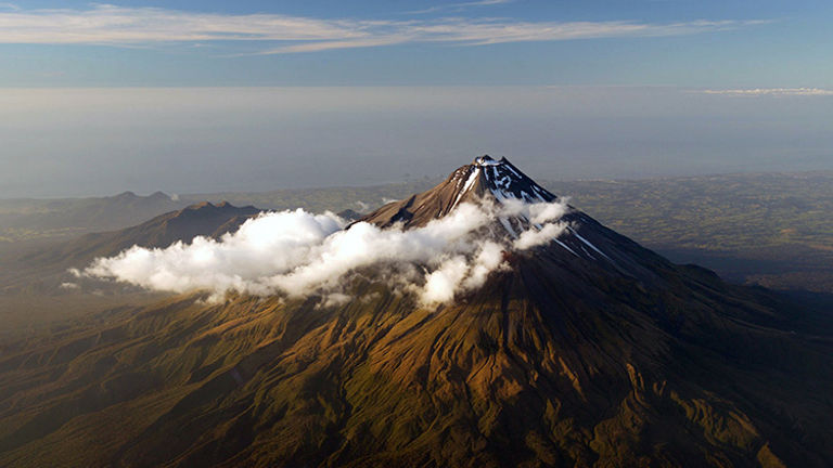 If clients love art and adventure, consider recommending the Taranaki region on New Zealand’s North Island. // © 2018 Rob Tucker