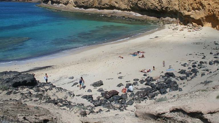 La Graciosa is an off-the-beaten-path choice when considering which Canary Island to visit. // © 2017 Creative Commons user bienmesabe