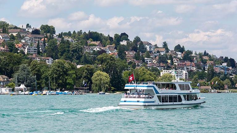 Lake Zurich Navigation Company carries both commuters and tourists alike, making stops at several towns along Lake Zurich’s shore. // © 2018 Ben McBee