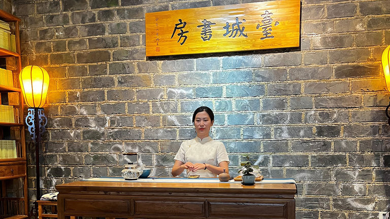 Lao Cui Teahouse is built right into Nanjing's City Wall.