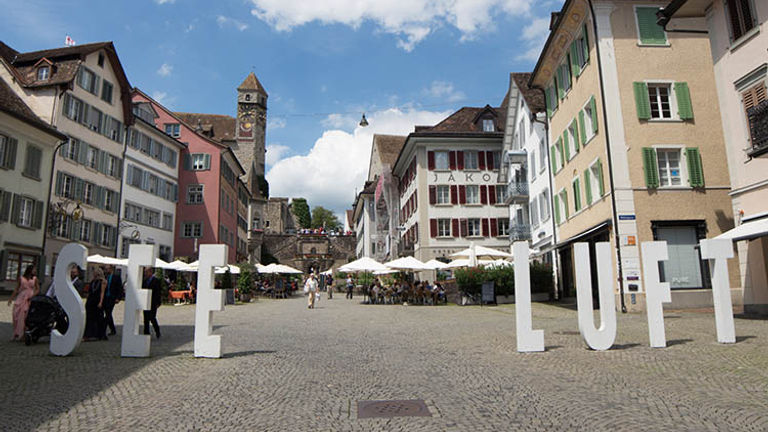 Rapperswil honors where the water meets the air with the words “see” and “luft,” or lake and sky. // © 2018 Ben McBee