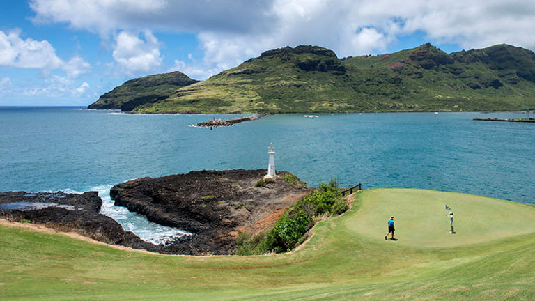 The 16th hole on the Ocean Course at Hokuala on Kauai // © 2016 Mark Edward Harris