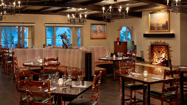 The on-site restaurant, The Inn Dining Room, follows an Old American West theme and features Frederic Remington sculptures.