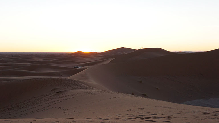 Watch both sunset and sunrise from the dunes. // © 2018 Valerie Chen