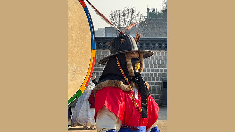 Witnessing the changing of the guard is a highlight of a visit to Gyeongbokgung Palace in Seoul, Korea.